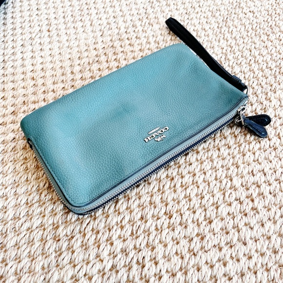 Coach Pebbled Leather Wristlet Wallet Teal Blue Double Zip Pouch EUC - Picture 3 of 11